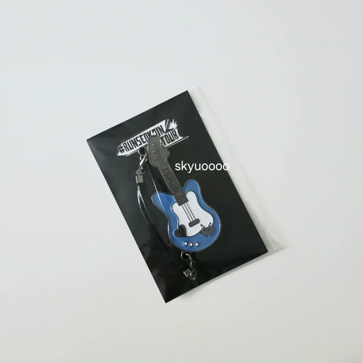 BTS Bts Run Seokjin Tour Mini Guitar Charm (Cat) New on