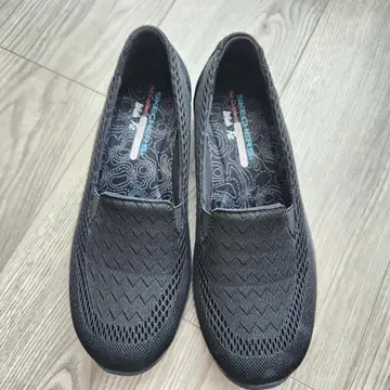 블랙 메쉬 슬립온