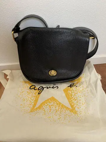 새상품급 에네스베 가죽 숄더백 agnis b. 블랙 천연 가죽