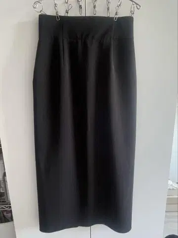 블랙 타이트 스커트 슬릿
