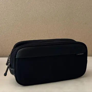 ACEGENE 블랙 파우치