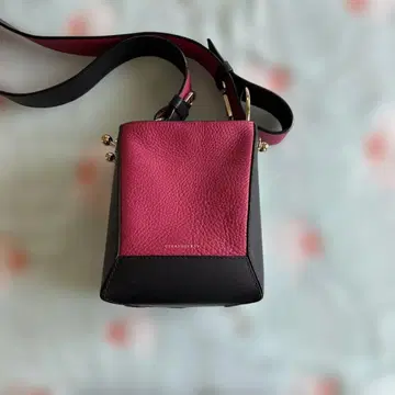스트라스베리 STRATHBERRY LANA NANO BUCKET 백