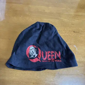 QUEEN NEWS OF THE WORLD 비니 모자