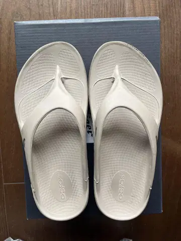 OOFOS 우포스 통굽 리커버리 샌들 비치 샌들 베이지