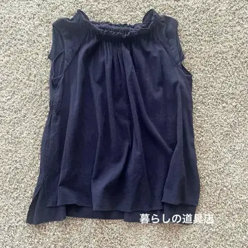 개더링이 풍성한 슬리브리스 블라우스 북유럽 생활용품점