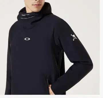 Oakley 후드 부착 네이비 스웨터