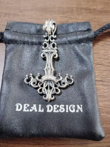 DEAL DESIGN 실버 십자가 펜던트