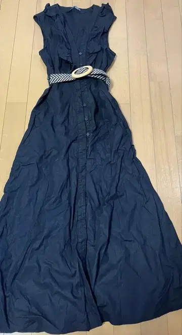 ZARA 자라 슬리브리스 프릴 셔츠 원피스 V 넥 블랙 벨트 포함 블랙