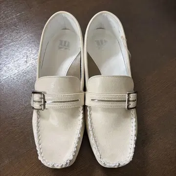 크림색 모카신 버클 인솔