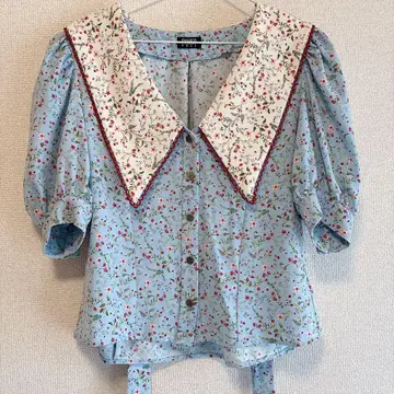 파메오 포즈 Empress Blouse