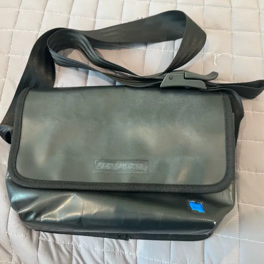 バッグ supreme messenger bag 22ss black Supreme Men's Messenger/Shoulder Bags for sale | eBay