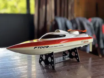 FT009 2.4GHz 라디오 컨트롤 보트