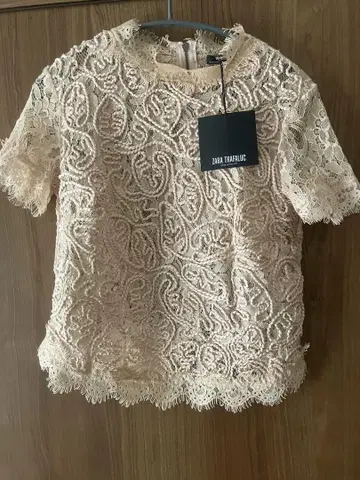 ZARA TRAFALUC 베이지 레이스 반팔 상의 S