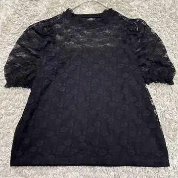 BROWNY STANDARD 레이스 반팔 상의 블랙 시어 F