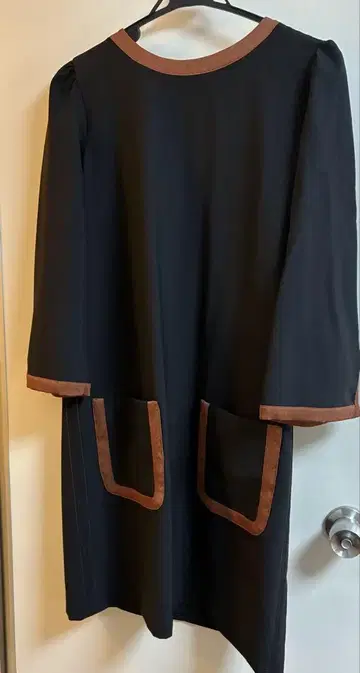 알바니아 제 MARELLA 마레라 퍼프 슬리브 원피스 파이핑