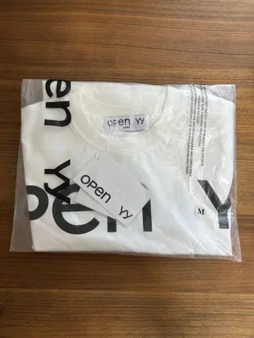 open yy 화이트 반팔 티셔츠