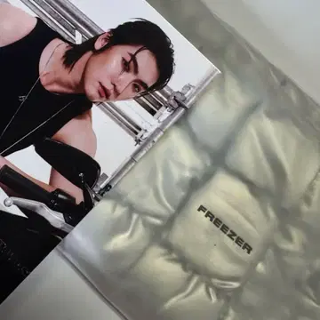 Freezer 보스 Boss.ckm 구매자 혜택 파우치 엽서