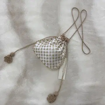 네키테파 자수 숄더백