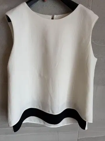 Deuxieme Classe 슬리브리스 바이컬러 탑