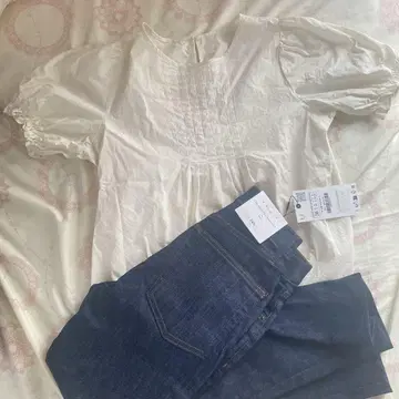 화이트 블라우스 & 자라 청바지 세트