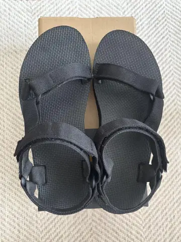 Teva 블랙 샌들 스트랩 포함