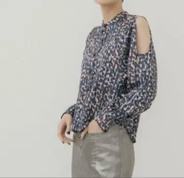 AKANE UTSUNOMIYA 블라우스