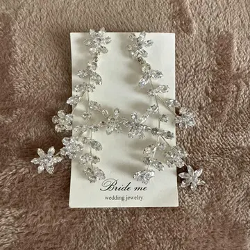 Bride me 꽃 모티브 크리스탈 귀걸이