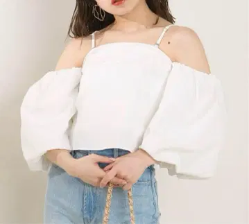 Chico 숏 기장 2way 볼륨 소매 오프숄더 블라우스 화이트