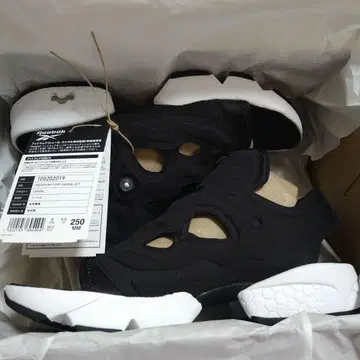 새상품/미사용 리복 INSTAPUMP FURY 샌들 25cm