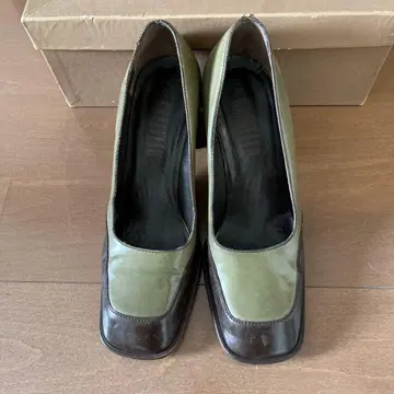 GRANELLO 올리브 그린 하이힐
