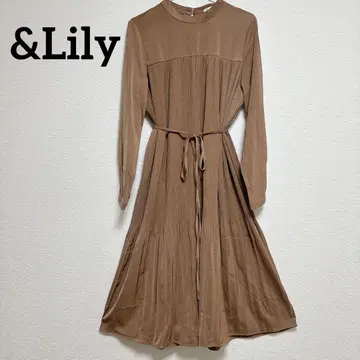 &Lily 브라운 플리츠 원피스