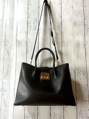훌라 FURLA 메트로폴리스 M 2way 블랙 가죽