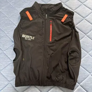 BURTLE AIRCRAFT 블랙 베스트