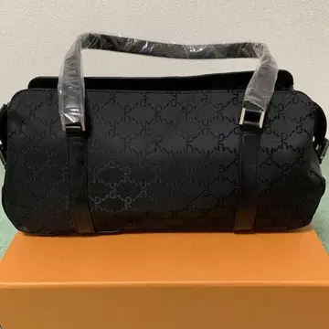 Roberta di camerino 블랙 백 높이 14cm 폭 35cm