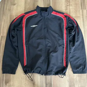 Umbro 나일론 자켓 블랙/레드 드로 코드