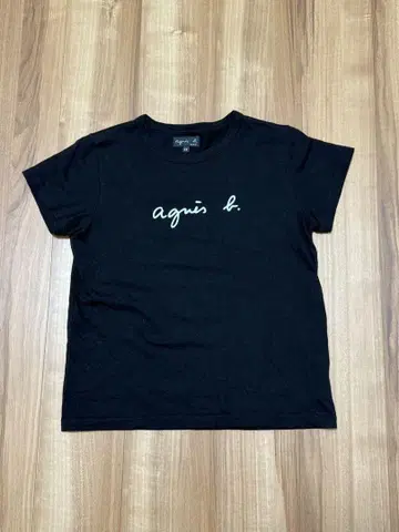 새상품급 에네스베 T3 사이즈 티셔츠
