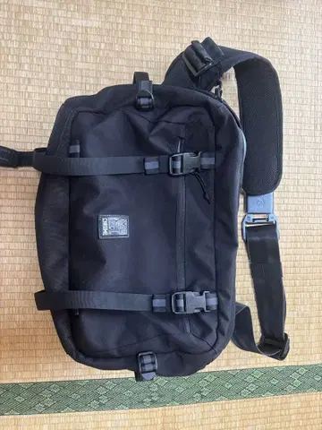 새상품 크롬 바디백 바디백 KADET 카데트 15L 발수