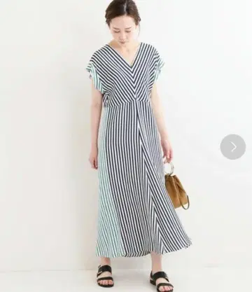 이에나 멀티 스트라이프 랜덤 플레어 원피스