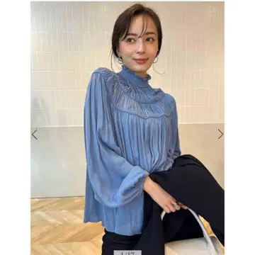 데콜테 개더 블라우스 블루