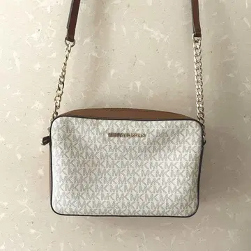 MICHAELKORS 마이클코어스 크로스 바디 라지 MK 시그니처