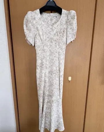 SNIDEL 스나이델 반팔 롱 원피스 꽃무늬