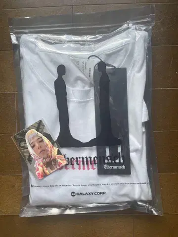 G-Dragon 위버멘쉬 티셔츠 L 사이즈 포토 카드 포함