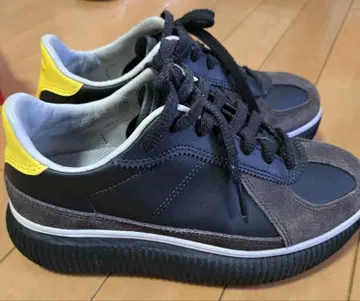 오니츠카타이거 데레시티 23.5 블랙
