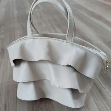 GUSCIO 프릴 토트