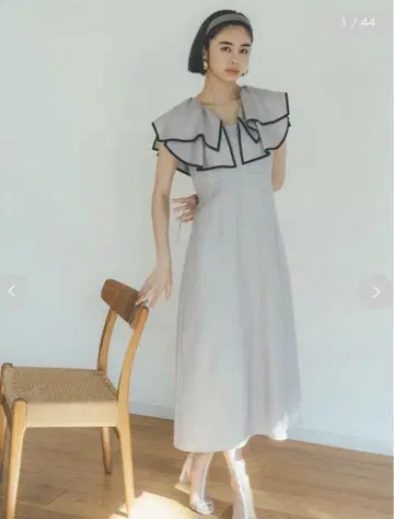 snidel 프릴 칼라 슬리브리스 원피스