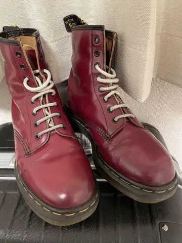 Dr. Martens 잉글랜드제 8홀 UK8