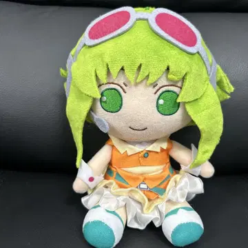 GUMI 앉은 봉제 인형 AHS
