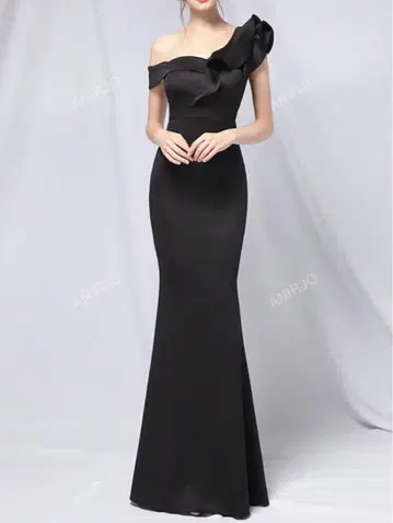 오프숄더 블랙 새틴 머메이드 드레스 SHEIN