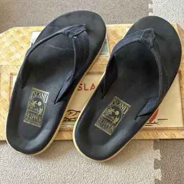 ISLAND SLIPPER 블랙 플립플랍
