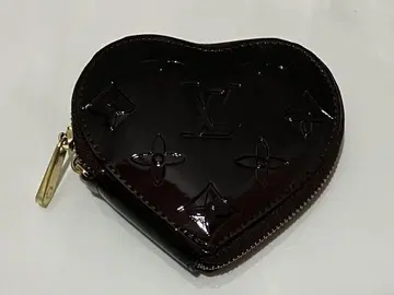 하트 모양의 코인 케이스